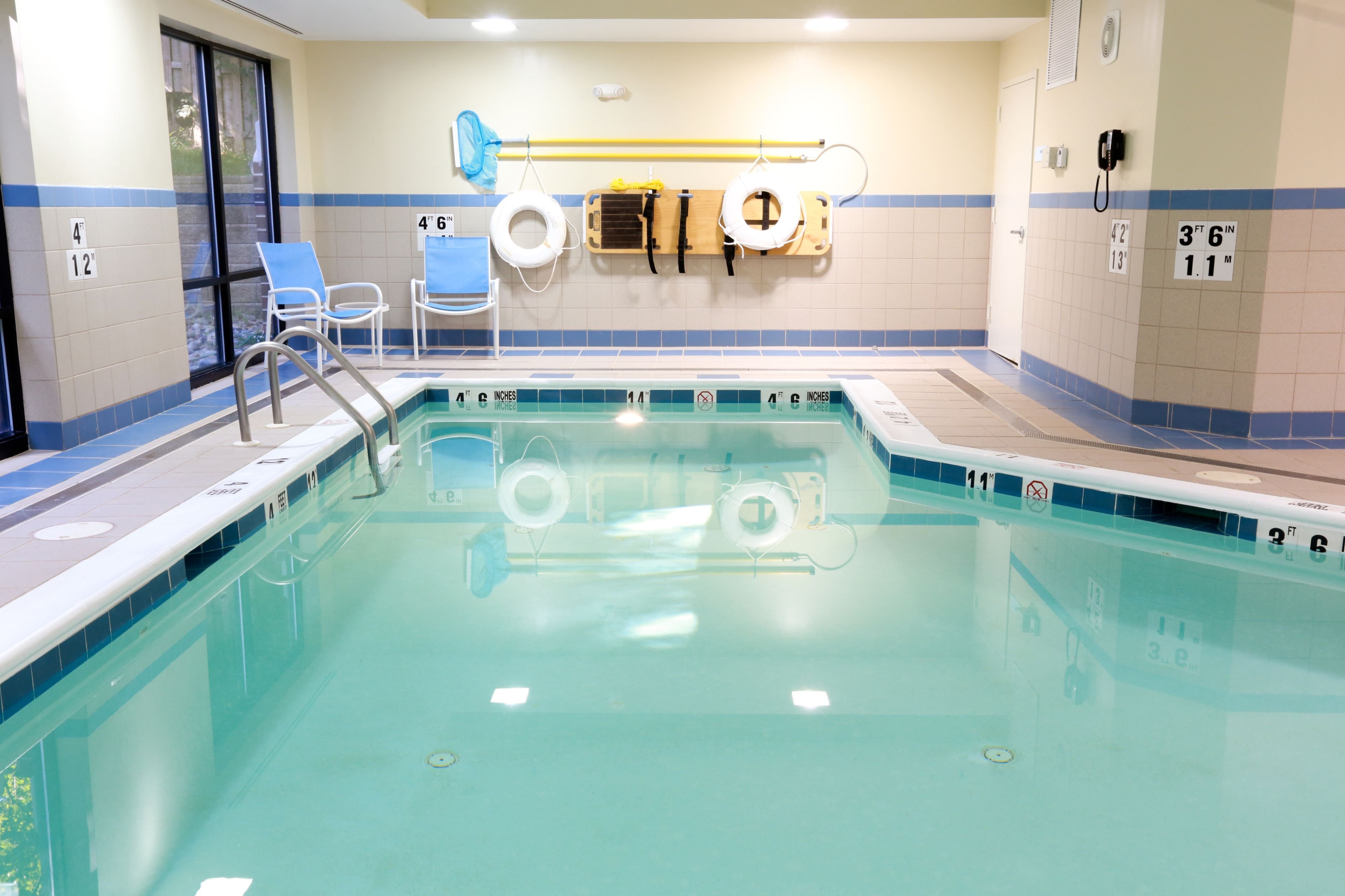 Holiday Inn Express Hotel Suites West Chester 43/76