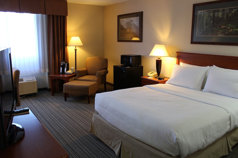 Field & Stream Lodge Bozeman 9/53