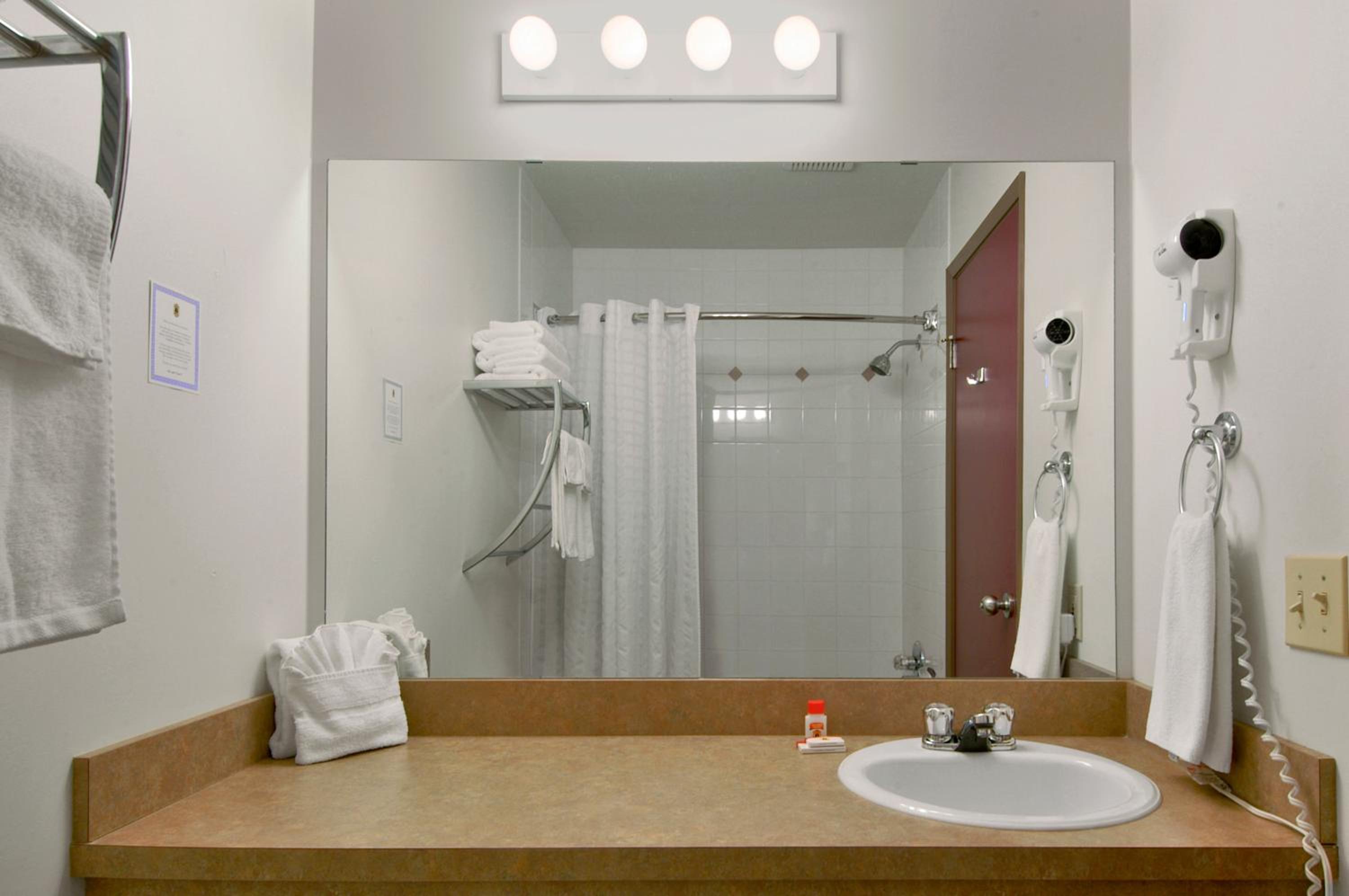 Super 8 by Wyndham Yellowknife 34/39