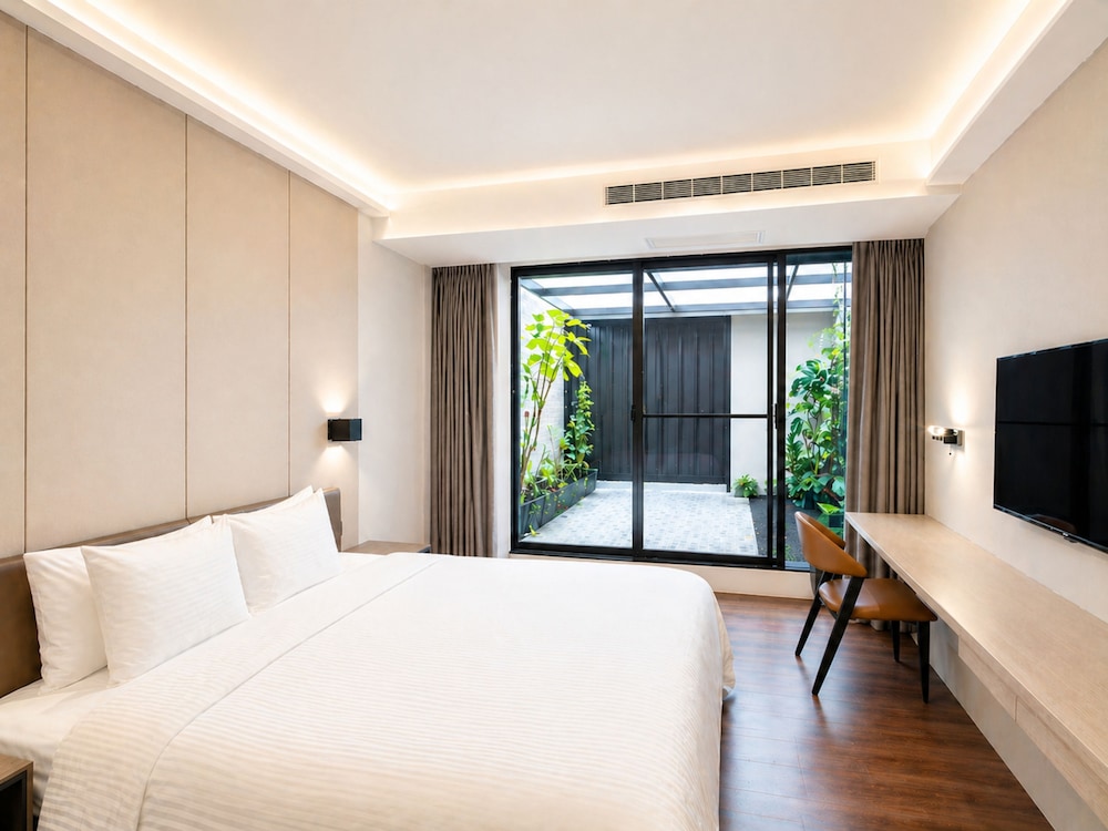 2 Bedrooms, Deluxe, 2 King Beds, Balcony