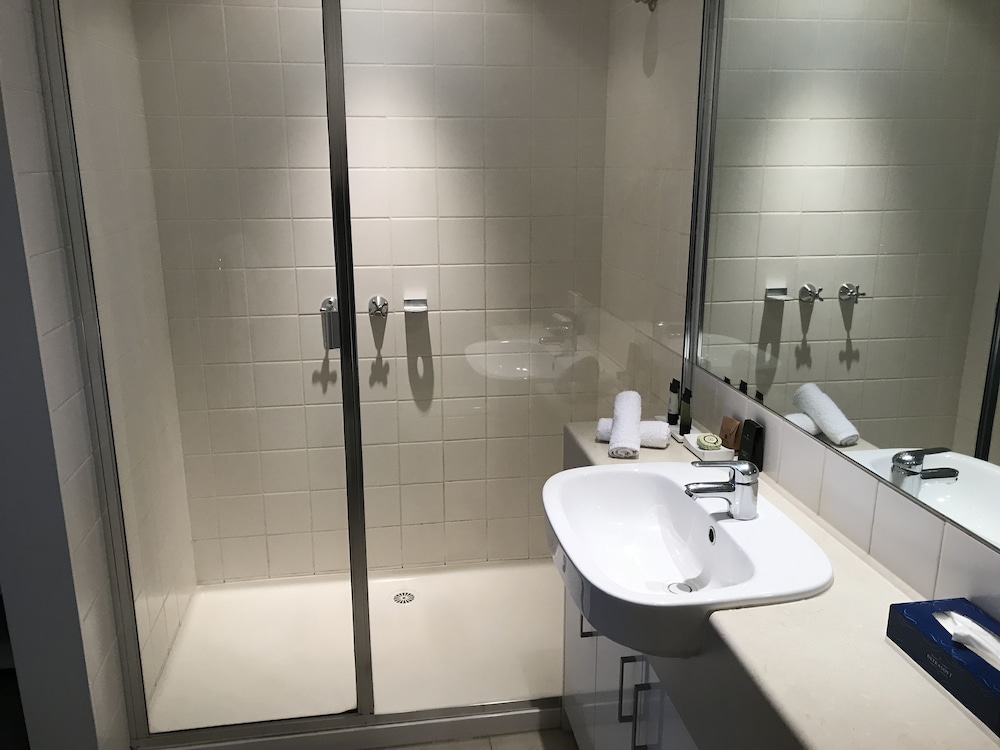 PORTSEA VILLAGE RESORT 69/69