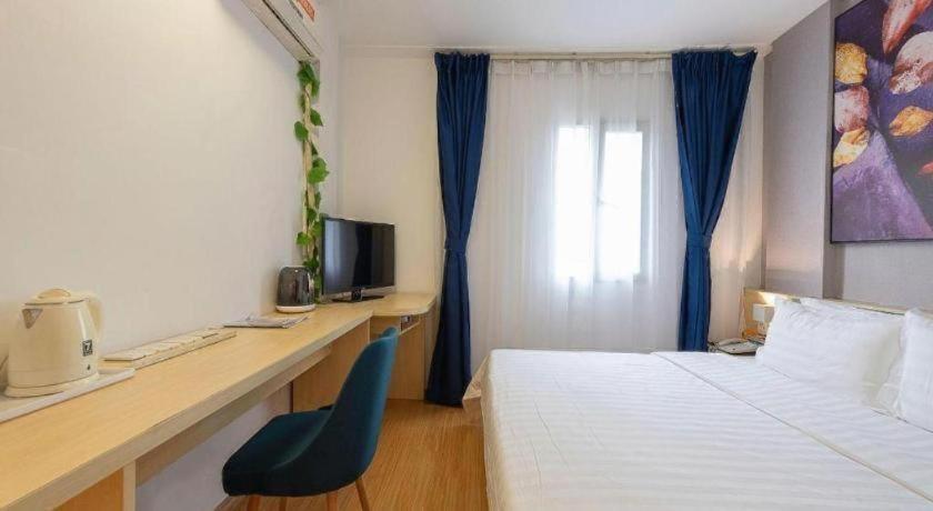 7 Days Inn (Foshan Zumiao Metro Station, Weiguo Road) 32/50