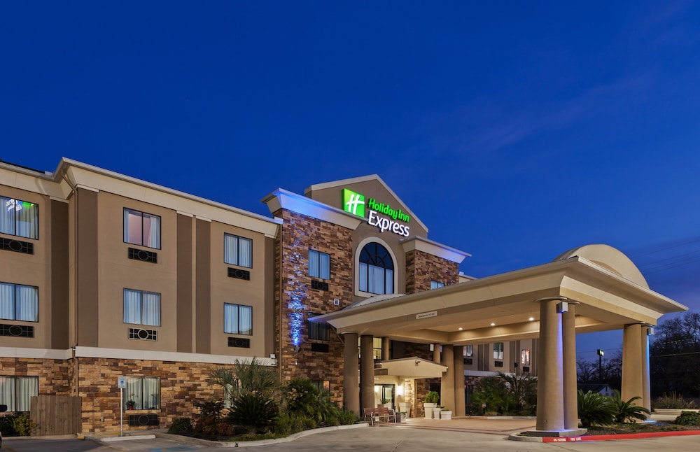 Holiday Inn Express Hotel And Suites Cleveland 4/55