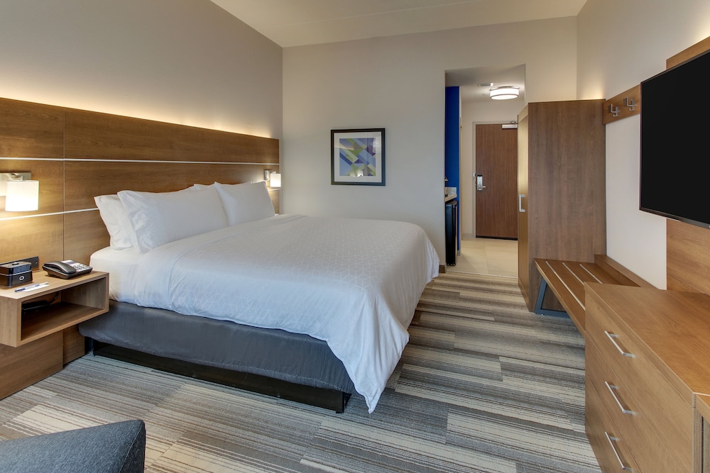 غرفة قياسية بسرير كينج لذوي الإعاقة، Holiday Inn Express & Suites Nashville Metrocenter Downtown 5/10