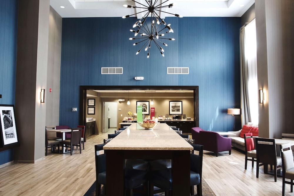 Hampton Inn Des Moines Urbandale 38/44