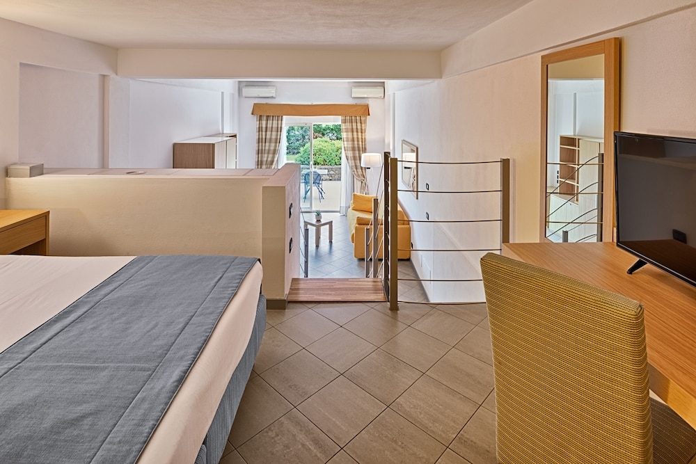 Aregai Marina Hotel Residence 20/67