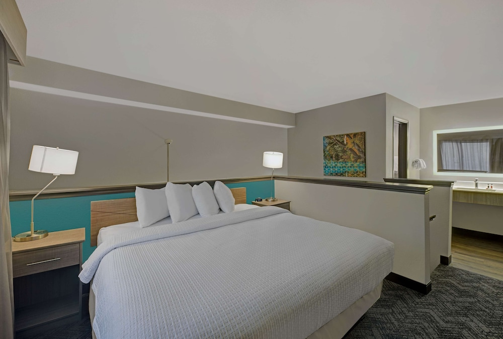 Best Western Fishkill Inn and Suites 15/53