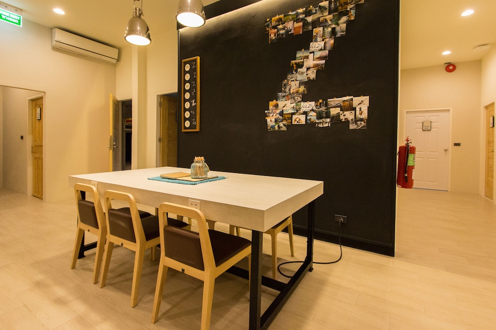 Lazy Sunday Hostel 38/50
