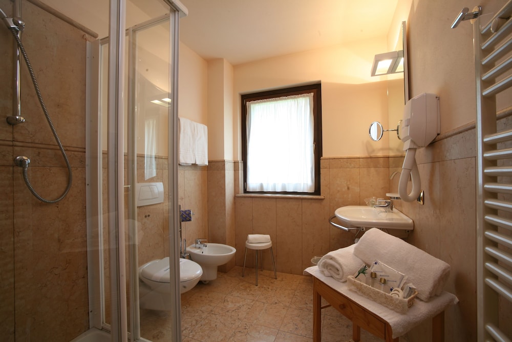 Paradise Hotel and Wellness 29/49