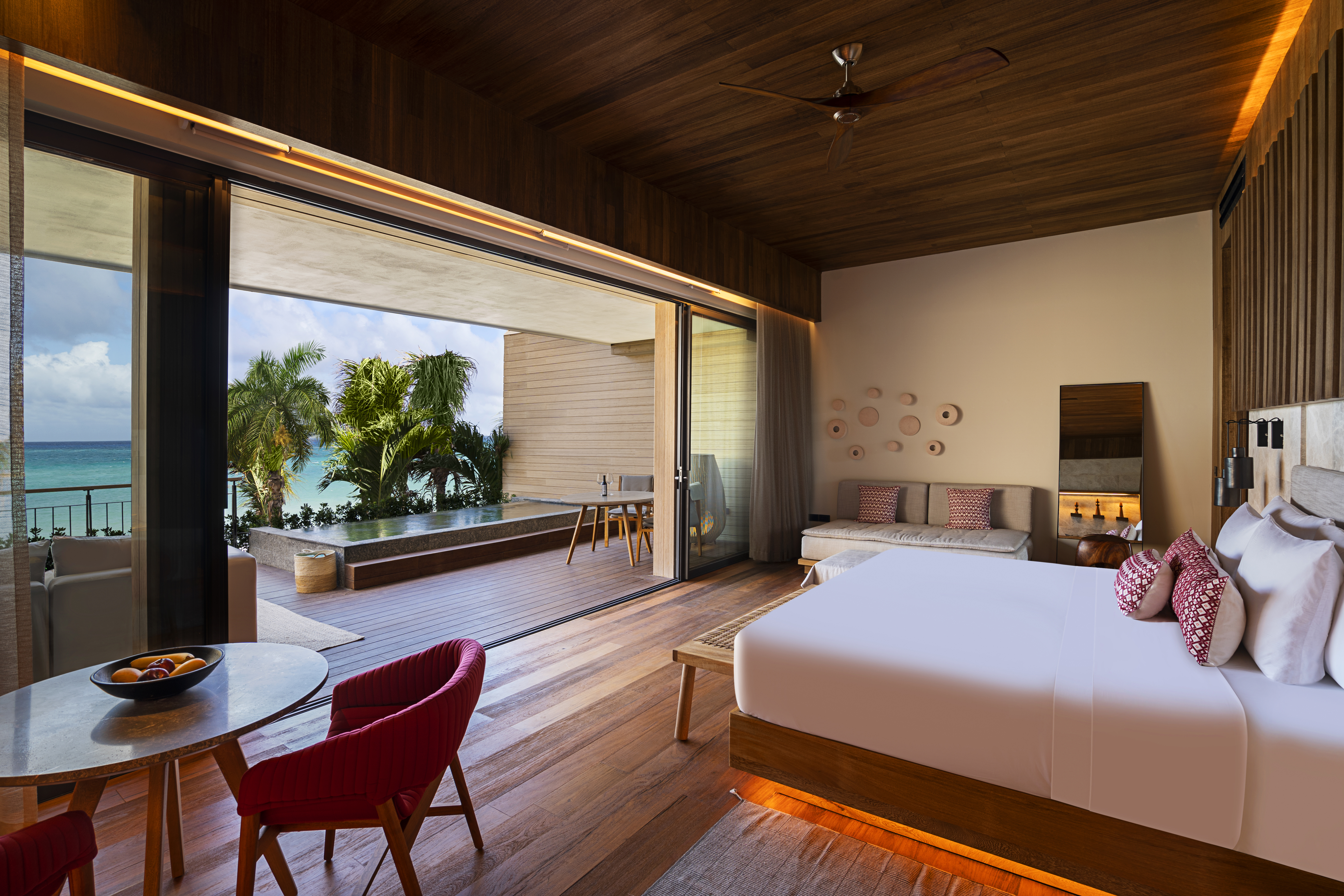 Suite, King Bed, Ocean Front