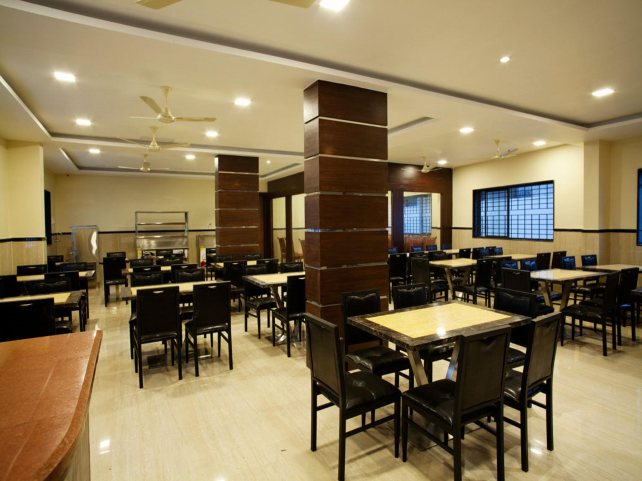 Hotel Mahalakshmi Residency 10/12
