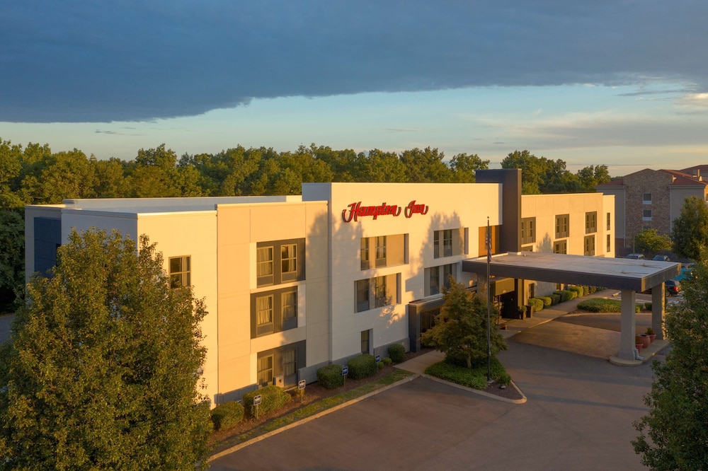 HAMPTON INN COLUMBIA TN