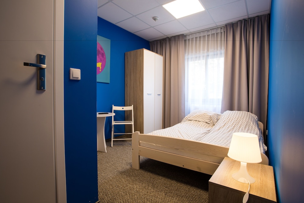 ROOM, DOUBLE BED