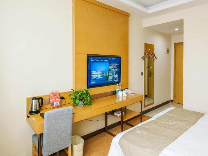 GreenTree Inn Jiangyin Bus Station Meiyuan Street Express Hotel 29/31