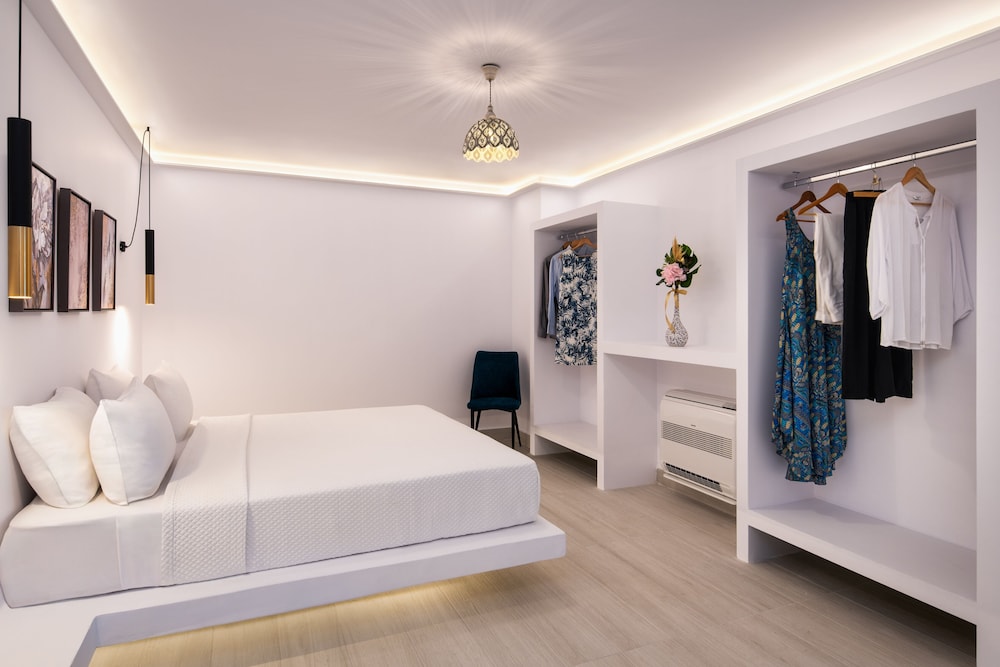 Palm Island Suites Santorini 13/66
