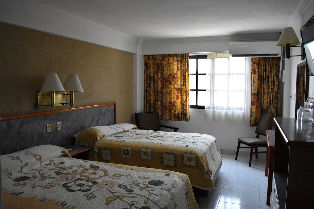 Hotel Baluarte 29/73