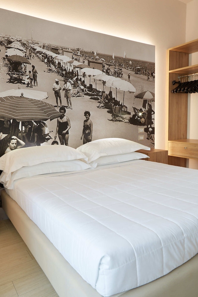 ROOM, DOUBLE BED, CITY VIEW, BALCONY
