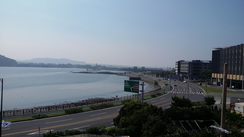 Hera Hotel 24/26