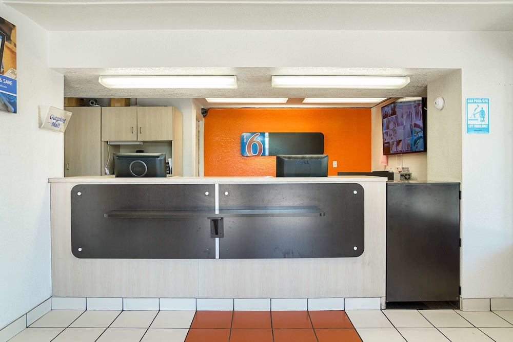 Motel6 Little Rock, AR - West thumb 4