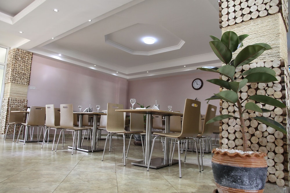 Namayiba Park Hotel 31/50