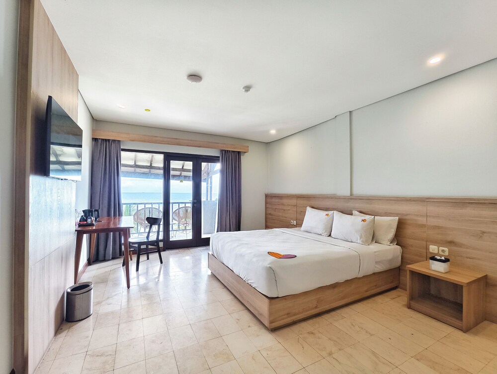 MaxOneHotels.com at Anyer 10/42