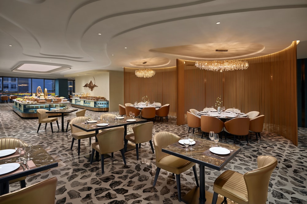 THE WATSON PREMIUM HALONG HOTEL 38/50