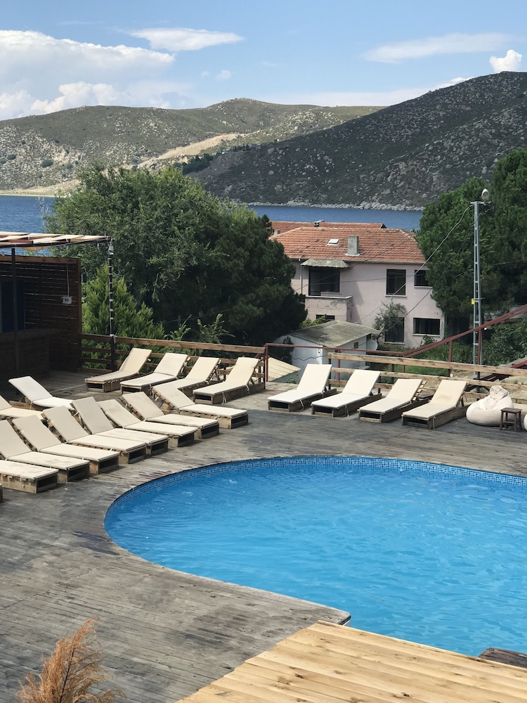Ayanya Beach & Bistro Bungalows 33/42