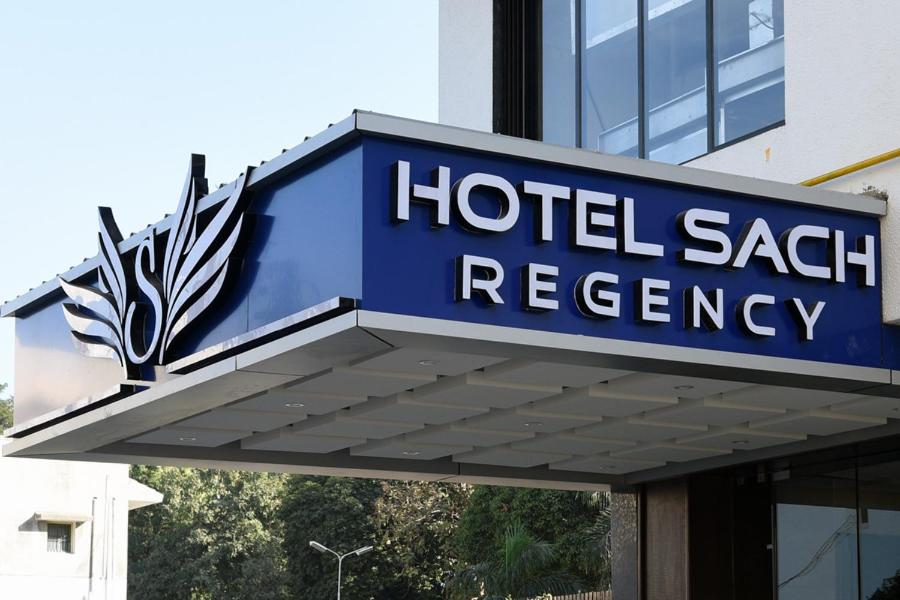 Hotel Sach Regency 2/18