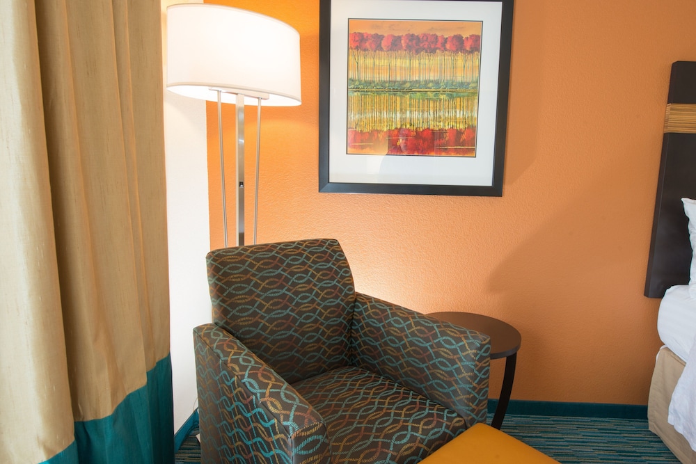 Holiday Inn Bismarck 42/70
