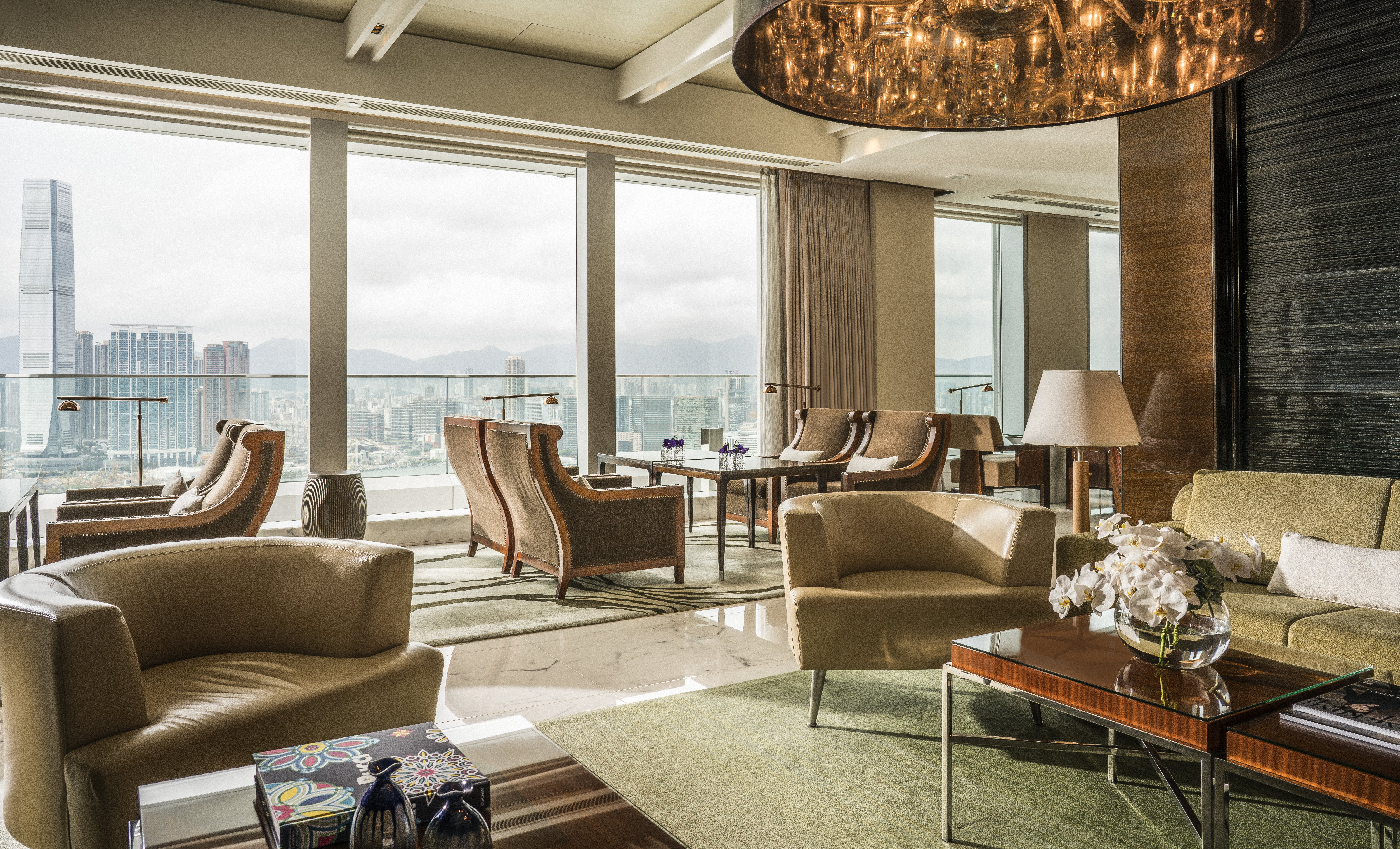 Four Seasons Hotel Hong Kong 54/76