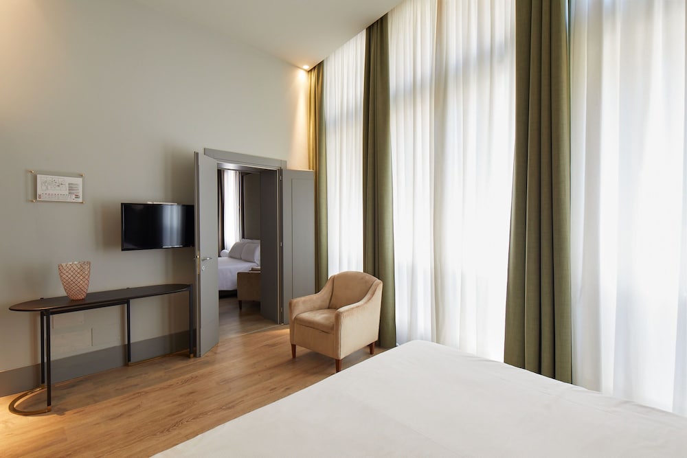 Hotel Dei Dragomanni 16/50