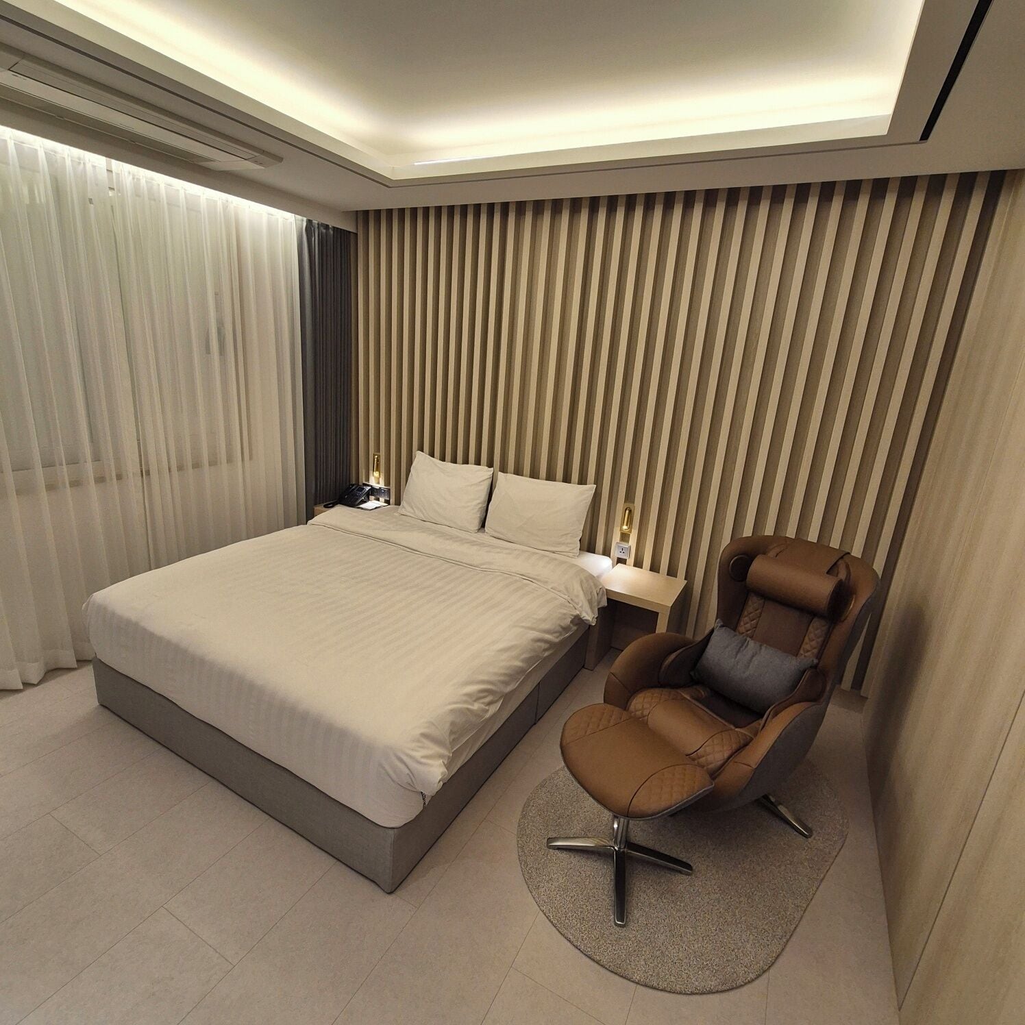 ROYAL, VIP, DOUBLE BED