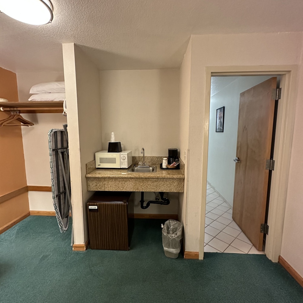 Timberland Inn & Suites 53/63