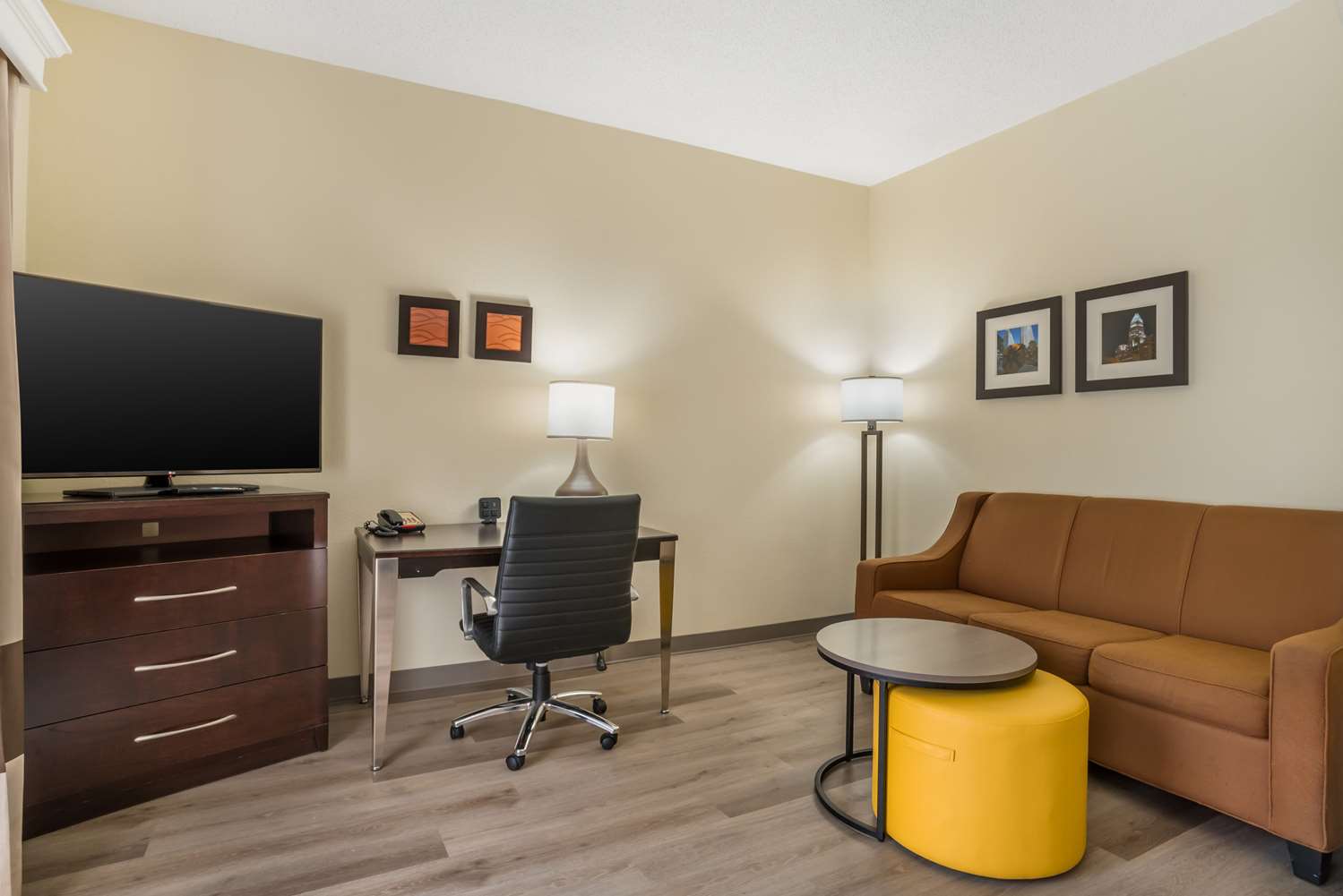 Comfort Inn & Suites Cornelius Lake Norman NC 46/47