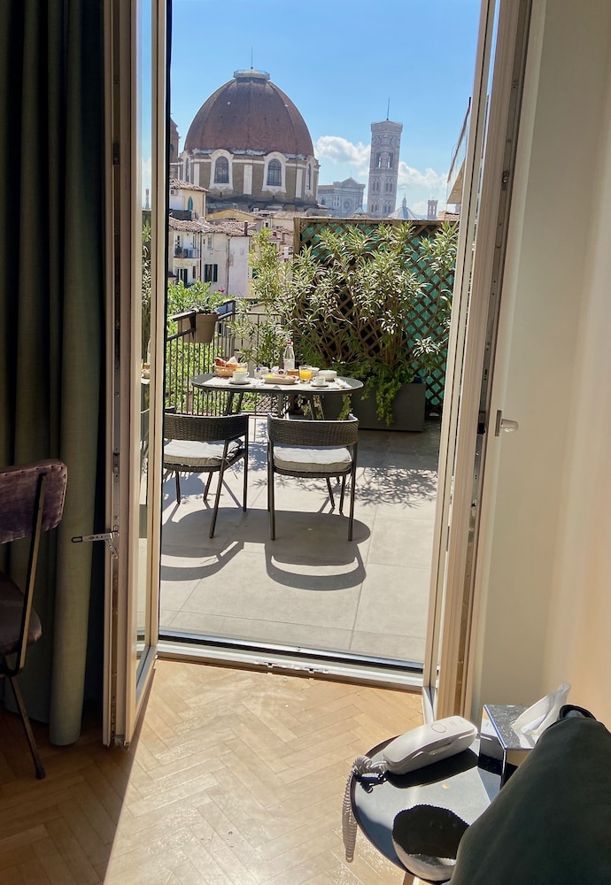 Relais Luce Florence 30/52