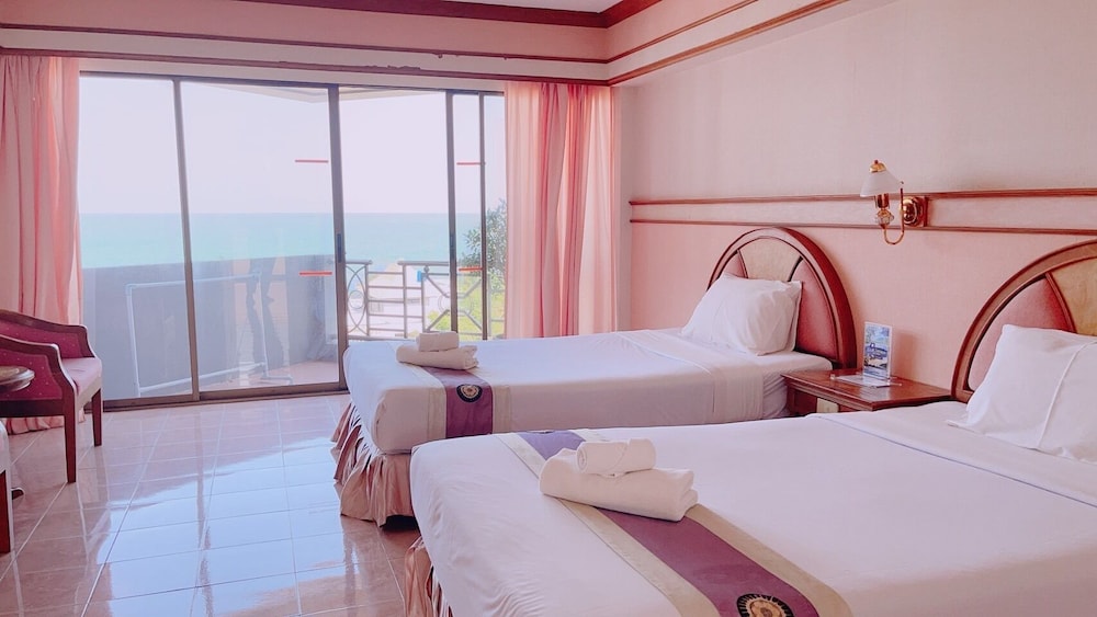 Supar Royal Beach Khanom 11/46