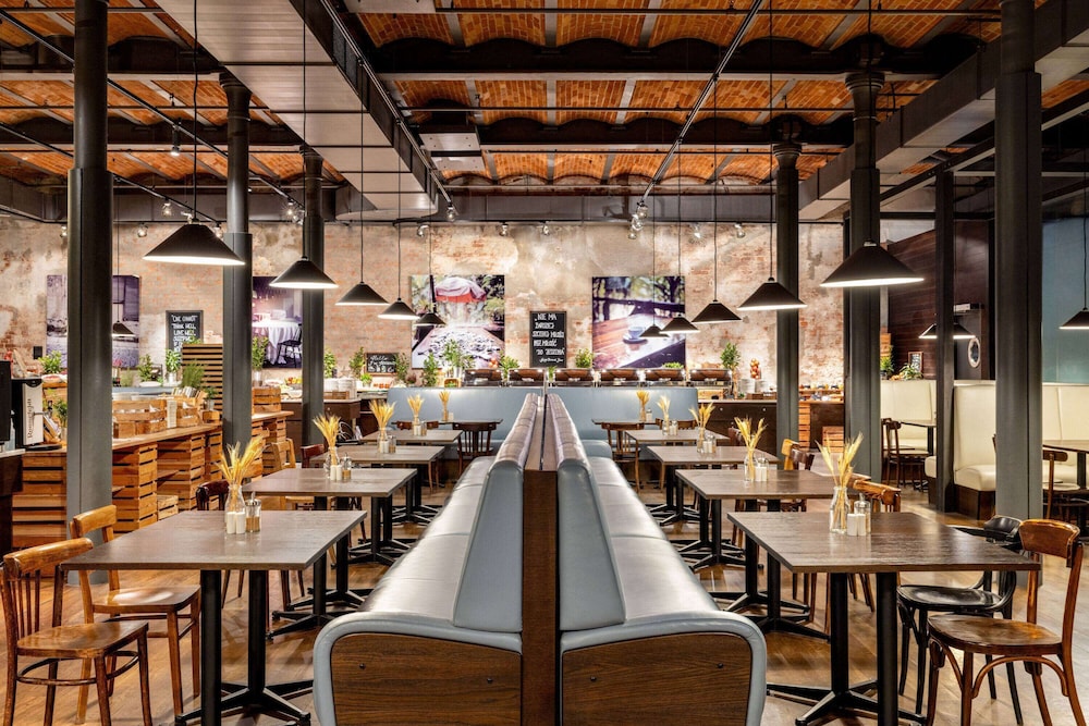 restaurant cafeteria
