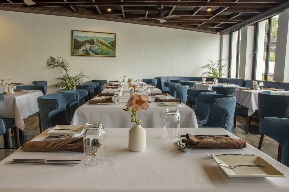 Sago Palm Hotel 58/68
