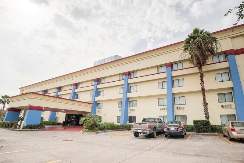 OYO Townhouse Houston Airport North 23/27