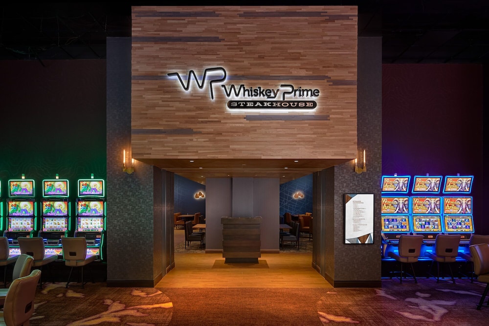 Angel of the Winds Casino Hotel 1/39