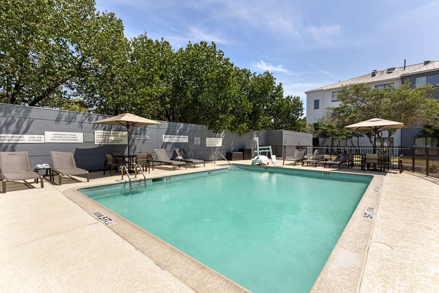 Best Western Plus Fort Worth North 34/34