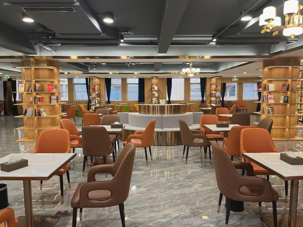 James Joyce Coffetel (Chengdou Qingyang Wanda) 43/54