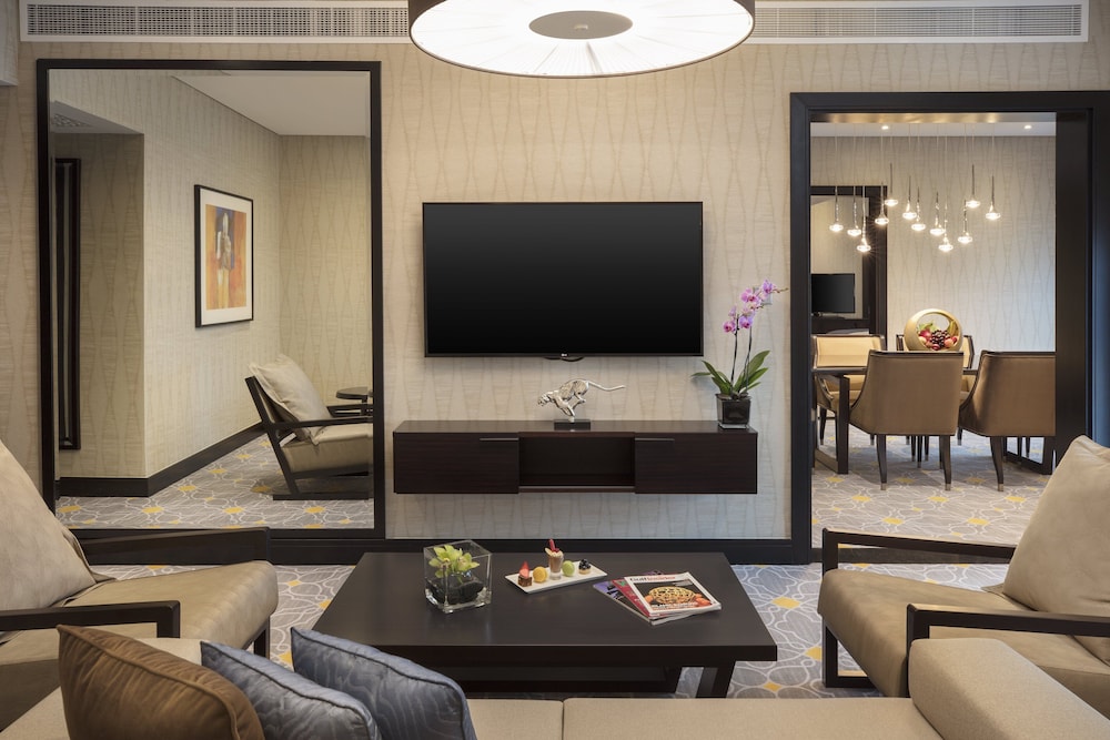 Crowne Plaza Bahrain 55/78