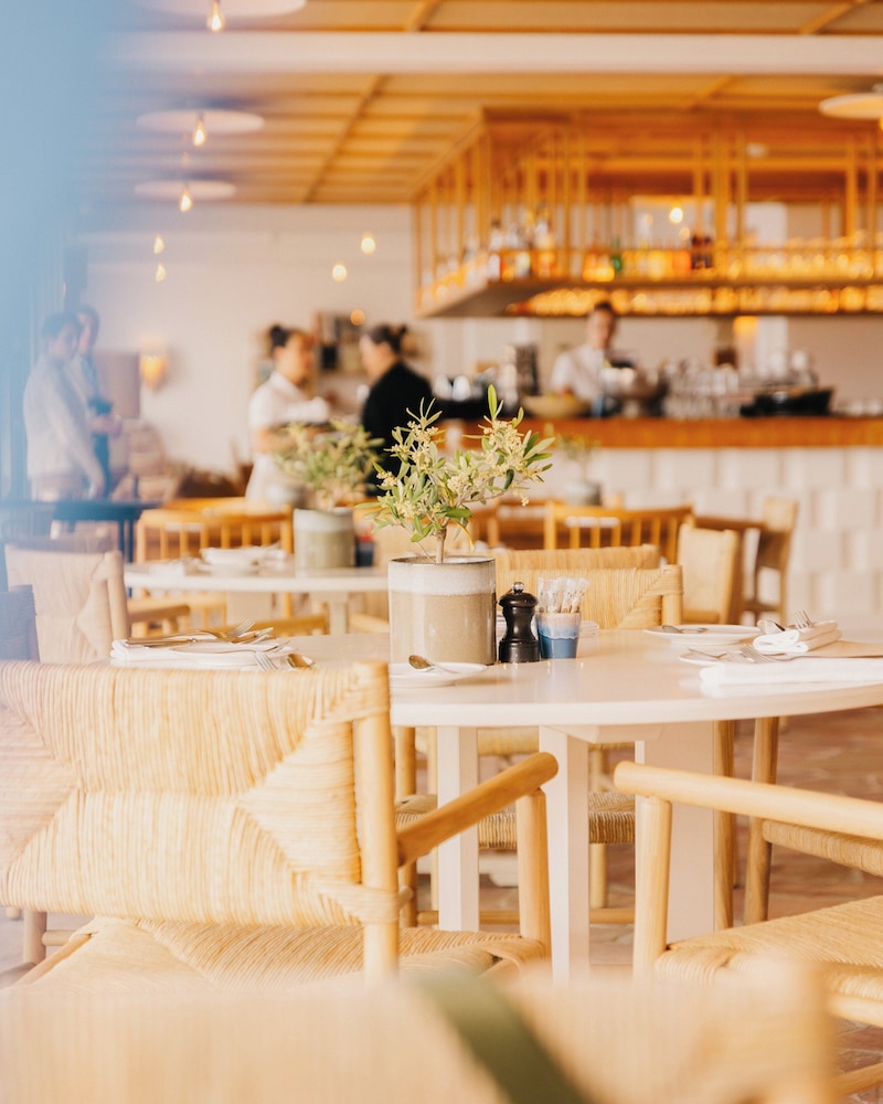 restaurant cafeteria