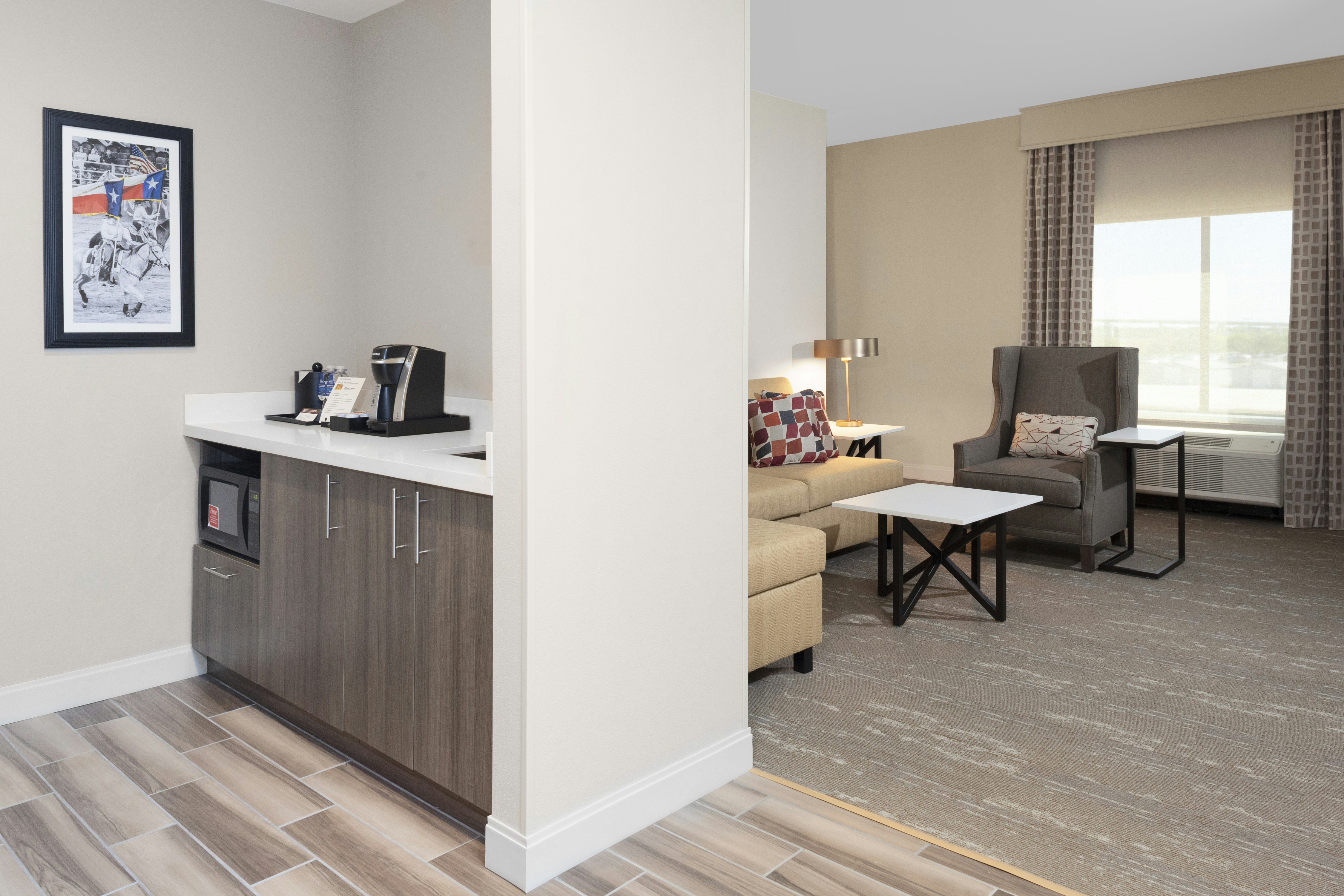 JUNIOR SUITE, KING BED