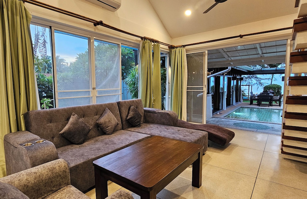 Emerald Sands Beach Villa 10/30