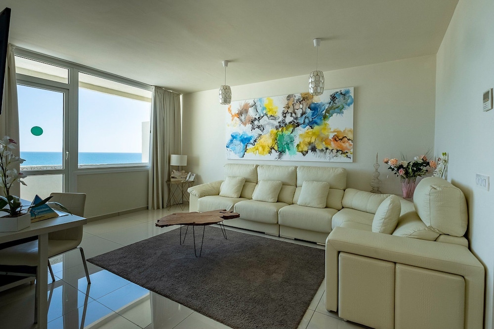 On Hotels Oceanfront Adults Designed 28/50