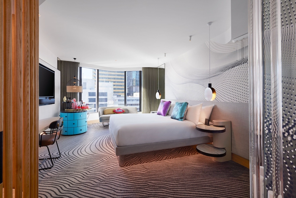 Standard, King Bed, Partial River View