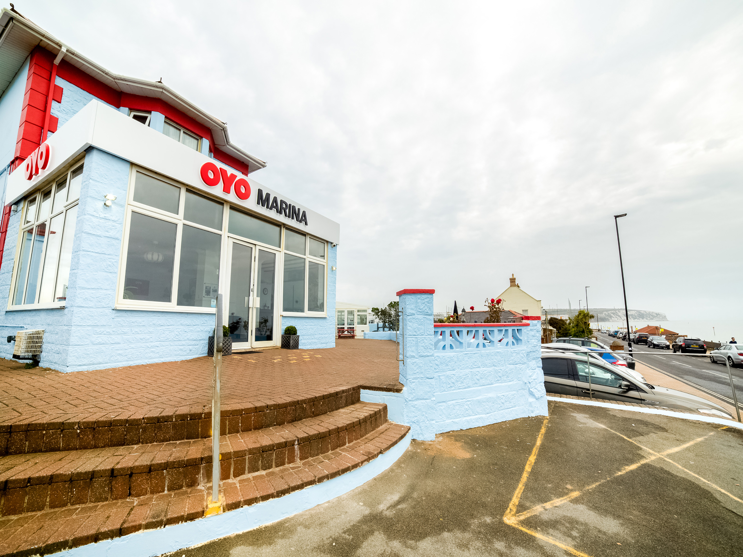 OYO Marina 10/60