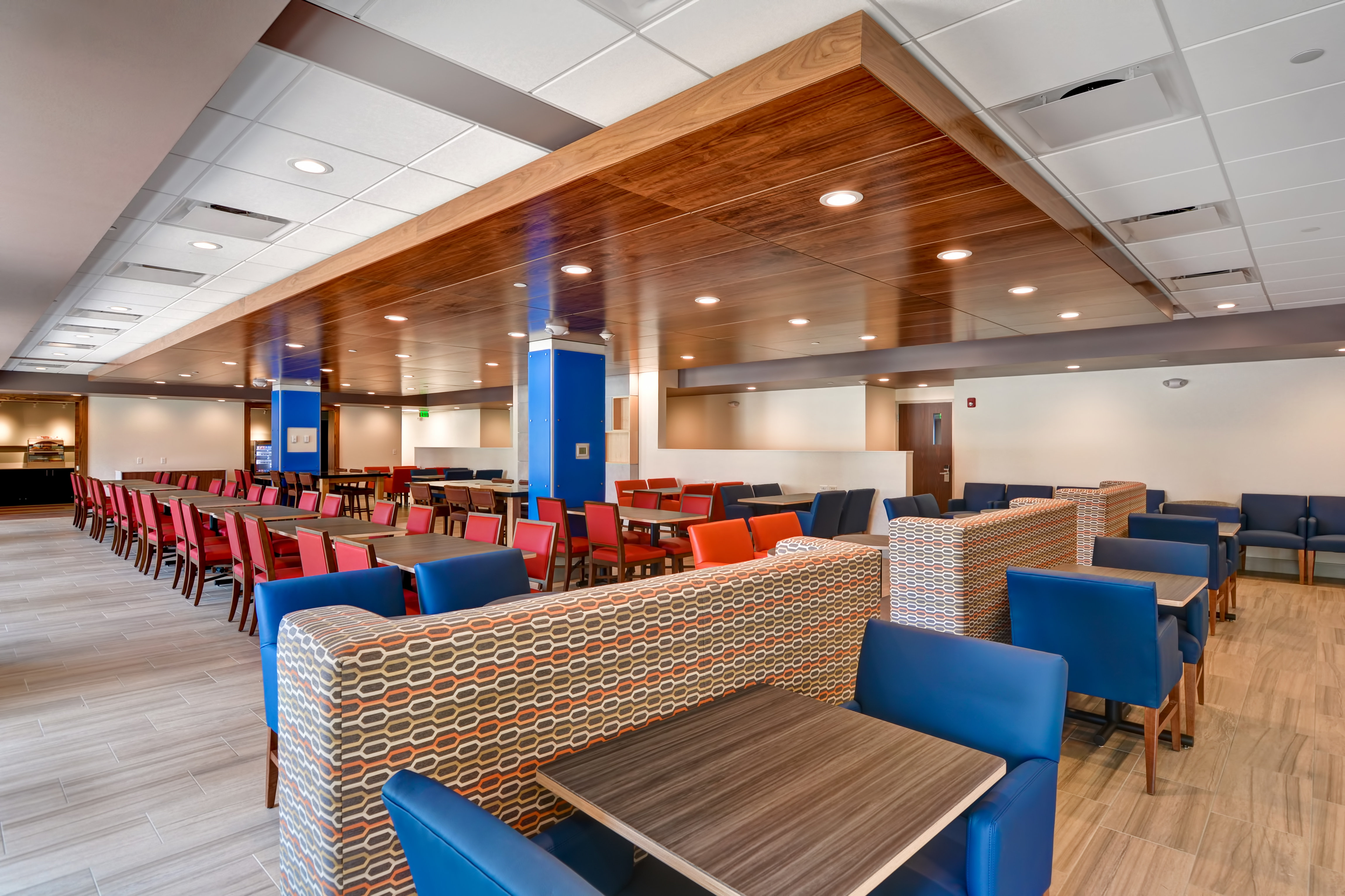Holiday Inn Express Boston 49/63